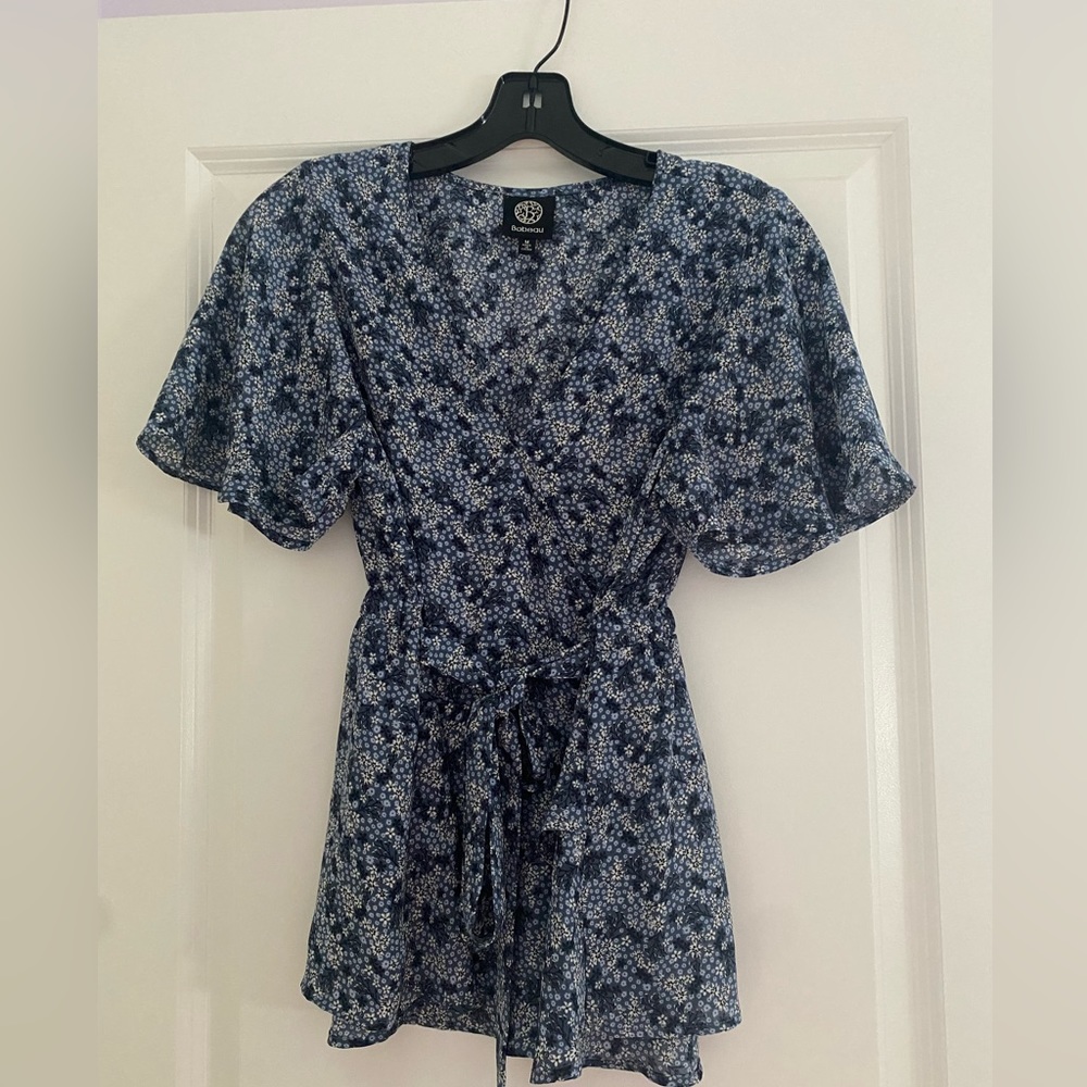 Bobeau short sleeve flutter top
